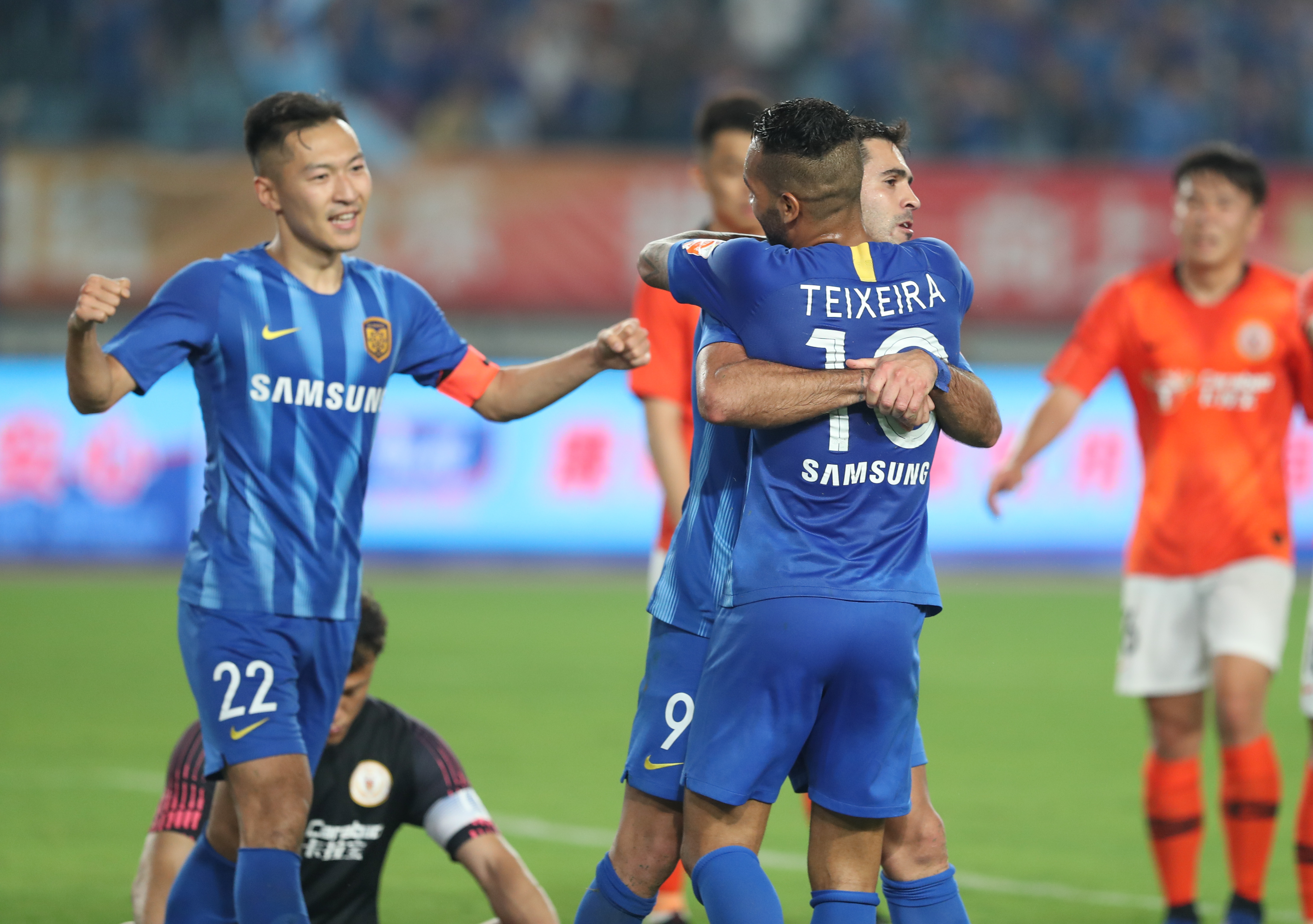 半场战报：比萨0-1帕尔马，贝内迪恰克点射（上半场结束：帕尔马1-0领先比萨，贝内迪恰克点球破门）